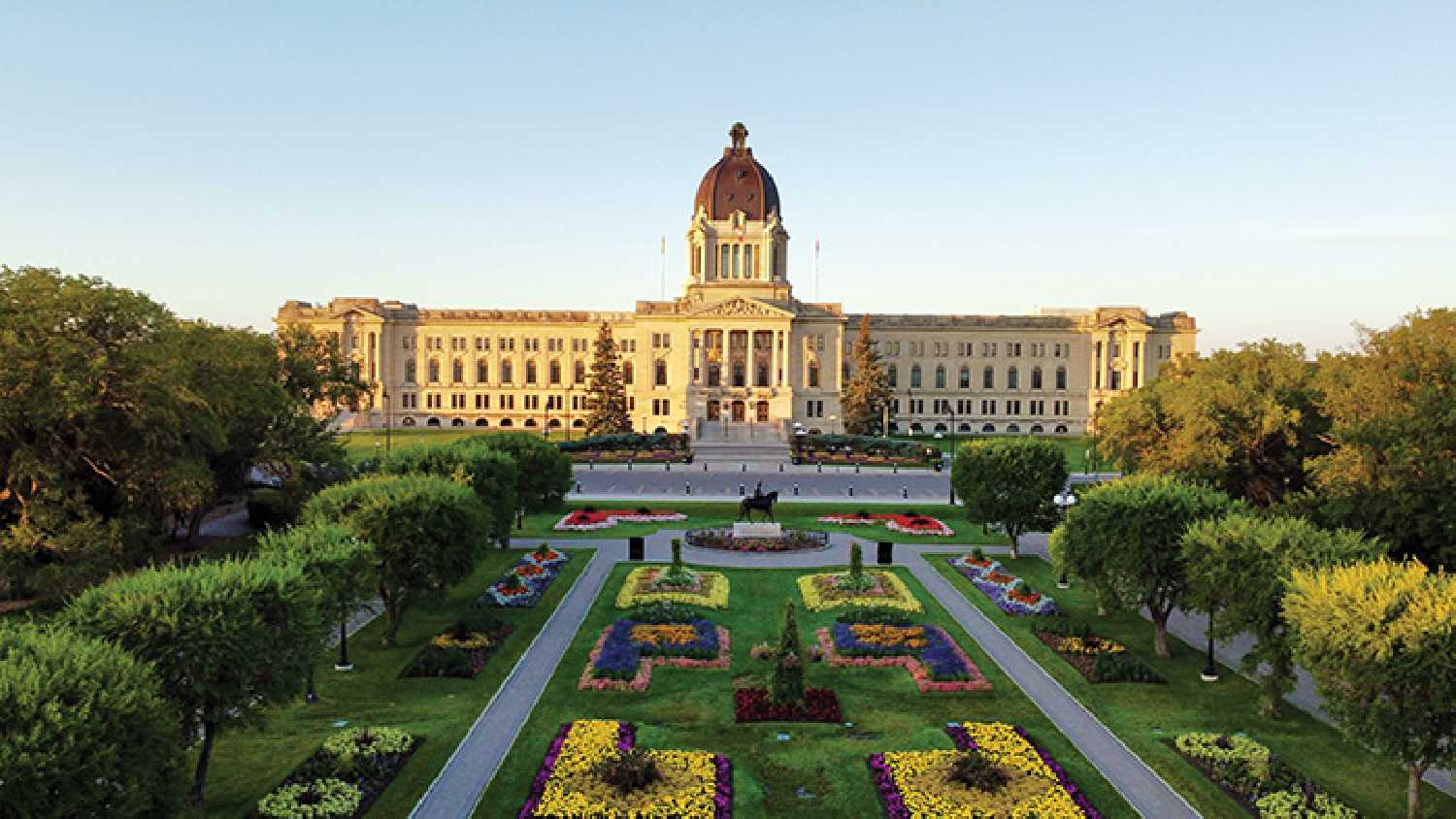 A photo of the Regina Legislature building taken by Kevin Weedmark.